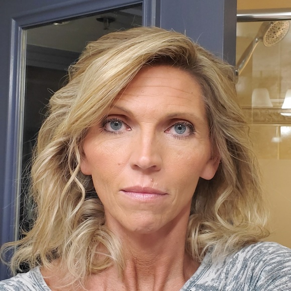 Meet your Posher, Michele - Picture 2 of 2